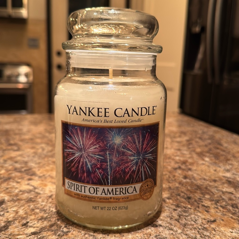 Yankee Candle new Spirit of America Large Jar Candle 22 oz Collector's Edition